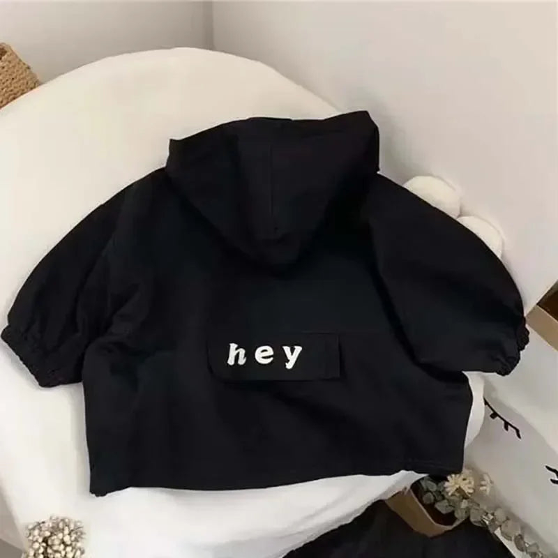 High-quality Children's Letter Hooded Windbreaker for Boys and Girls Handsome Coat for Spring Autumn Wear