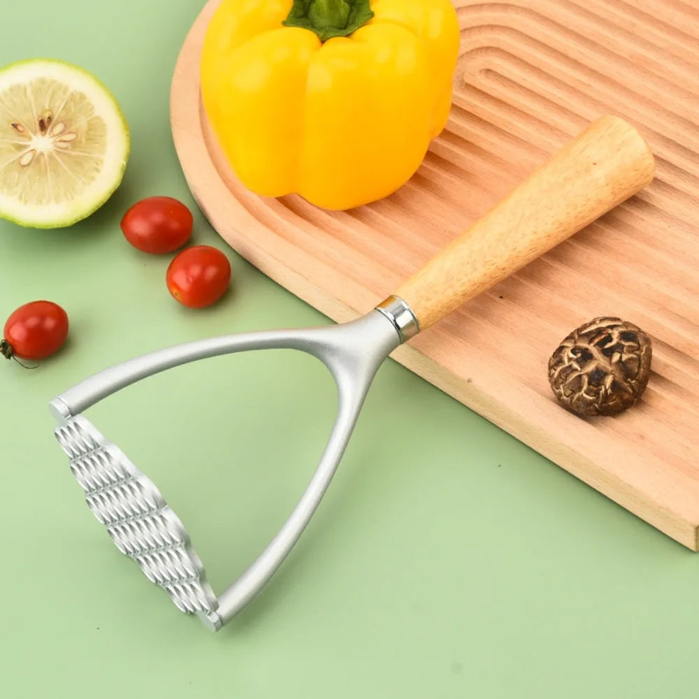 Manual Potato Masher Aluminum Potato Ricer Kitchen Vegetable Masher with Wood Handle Fruit Garlic Food Crusher Kitchen Gadgets