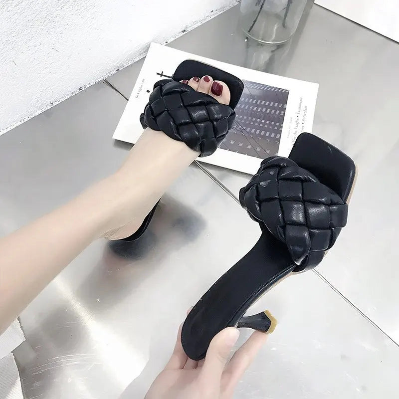 New Women's Summer High-quality Woven Open-toe Flat Casual Slippers Fashionable Stiletto Sandals Womens Outdoor Beach Flip-flops