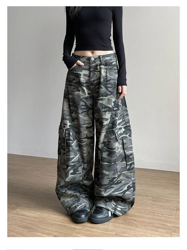 Women Camo Wide Leg Pants Streetwear Loose Trousers with Large Pockets Cool Girl Straight Cut Summer Unisex Bottoms