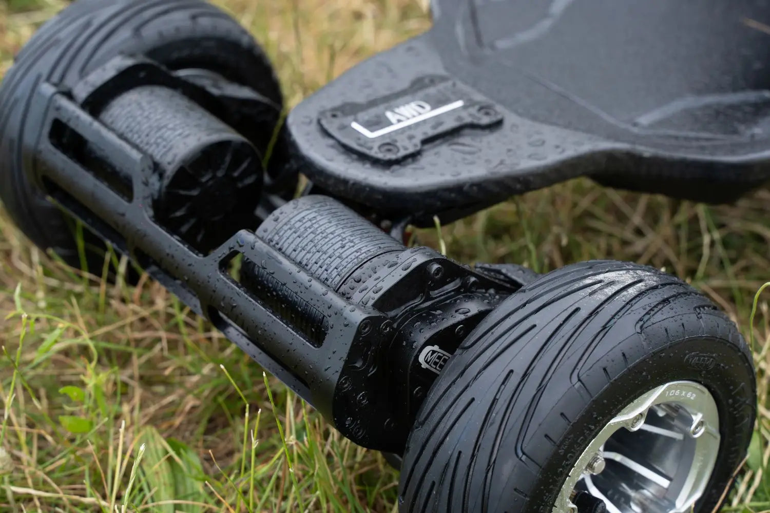 MEEPO Vader AWD Pro 7000W Electric Skateboard, 34mph 24mi 56% Hill Climb, 250kg Load IPX5, 3K Carbon 2.1h Charge