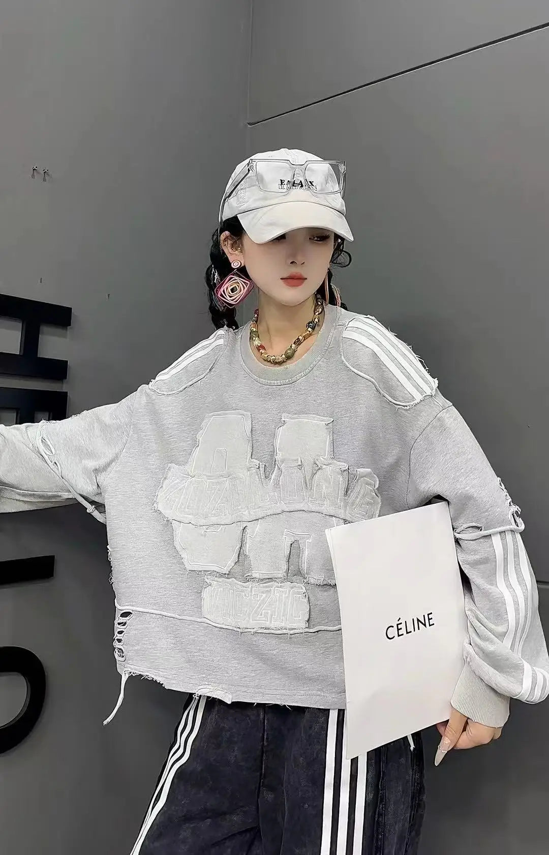 2025 Autumn New European Goods Sweatshirt Distressed Washed Letters Embroidery Patch Ripped Loose Casual Short Sweatshirt Women