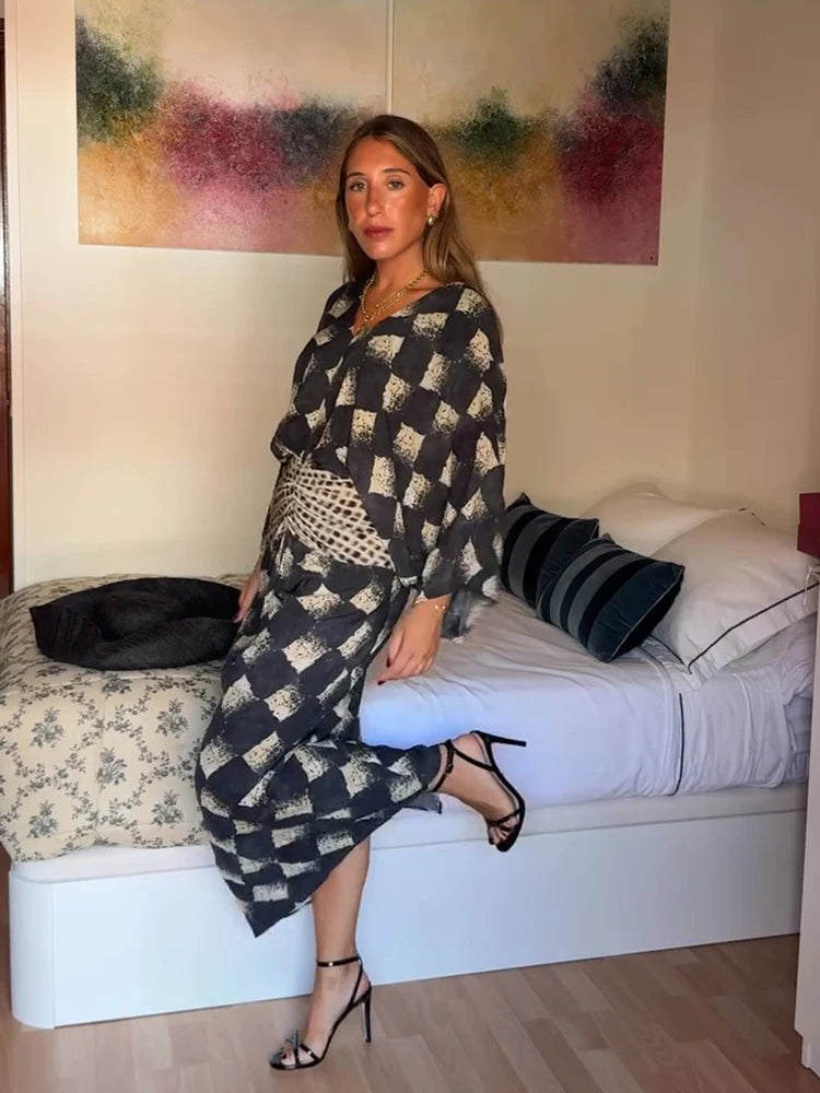 V-Neck Loose Waist Cinched Long Dress Woman Contrasting Colors Short Sleeve Pleated Maxi Dresses Chic Vacation Women's New Dress