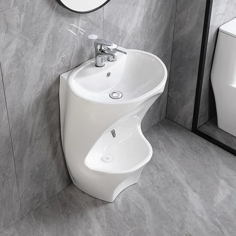 Integrated hand and foot washing basin - ceramic washbasin Интегрированная раковина для мытья рук и ног — керамическая раковина