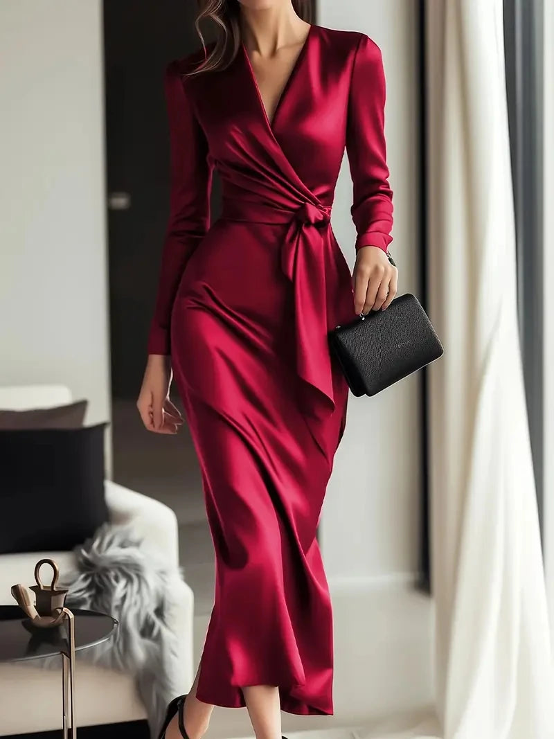 Autumn temperament goddess Hepburn style long-sleeved lace-tight waist dress for women