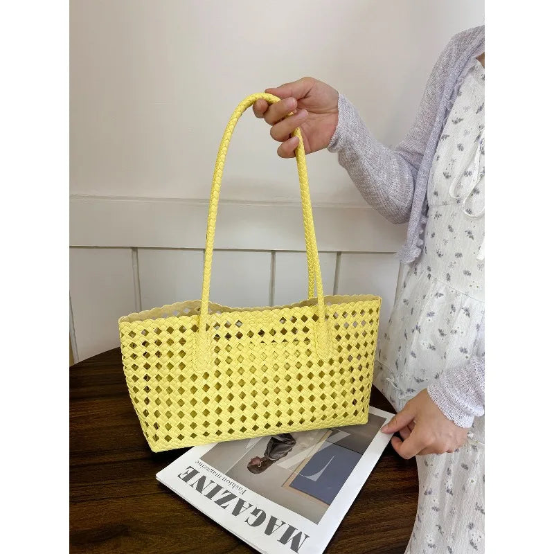 2026 New Fashion Hollow Out Woven Tote Bag for Women Large Capacity Commute Single Shoulder Handbag for Summer