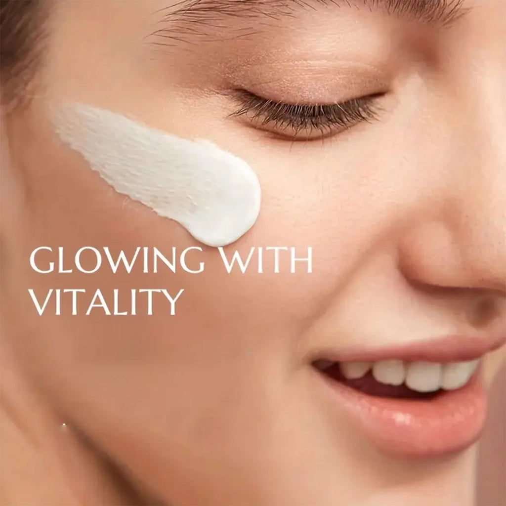 Retinol Face Cream. Vitamins A B C E Collagen. Moisturizing Firming Smoothing Skin Texture. Day Night Formula. 50g.