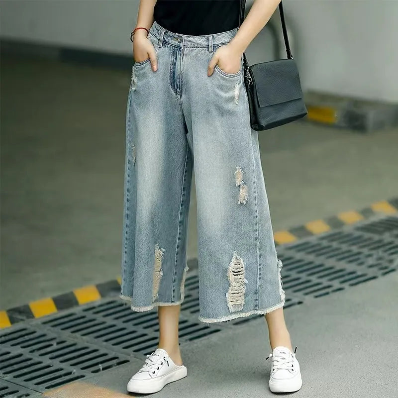 Women's Light Blue Ripped Denim Culottes, High Waist Wide Leg Cropped Jeans, Casual Frayed Hem Loose Fit Pants