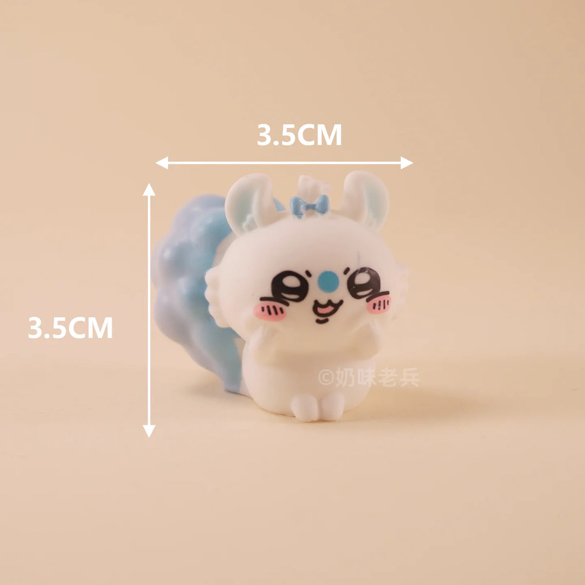 Cute Momonga Hachiware Mini figurine cute cartoon Chiikawa Usagi in-vehicle ornament desktop trinket gifts for girls