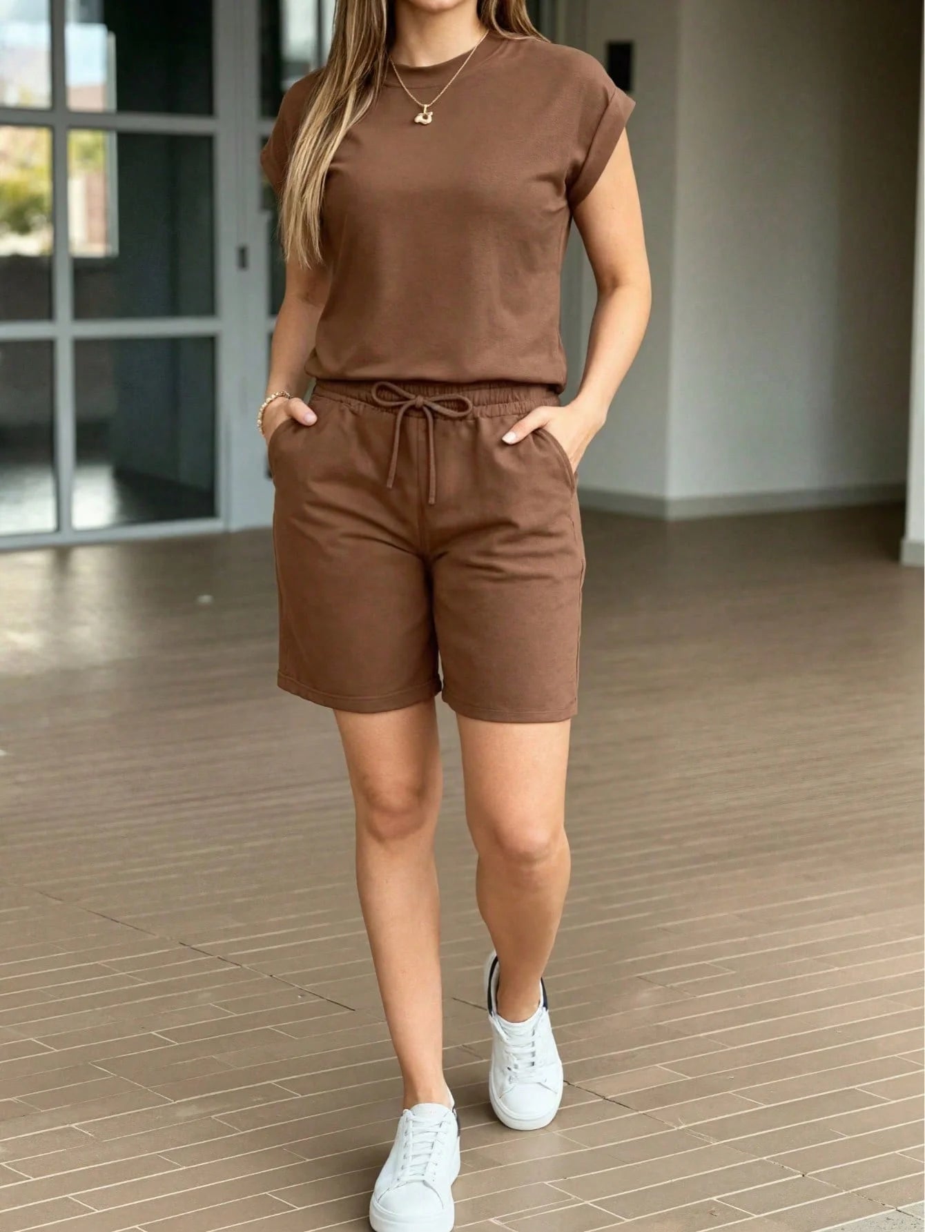 Women's Two-Piece Set, Solid Color Casual Pocket Drawstring Shorts Set, Two-Piece Home Wear for Spring and Summer