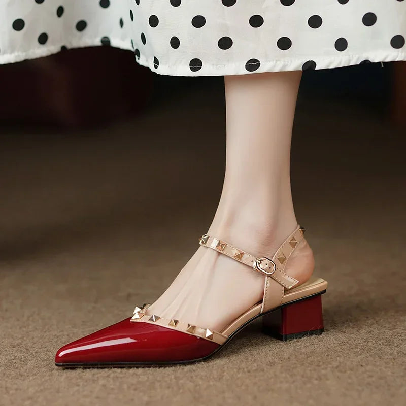 2025 Spring and Autumn New Style Fashionable Comfortable and Elegant Pointed Toe Wear-resistant Casual Rivet Sandals for Women