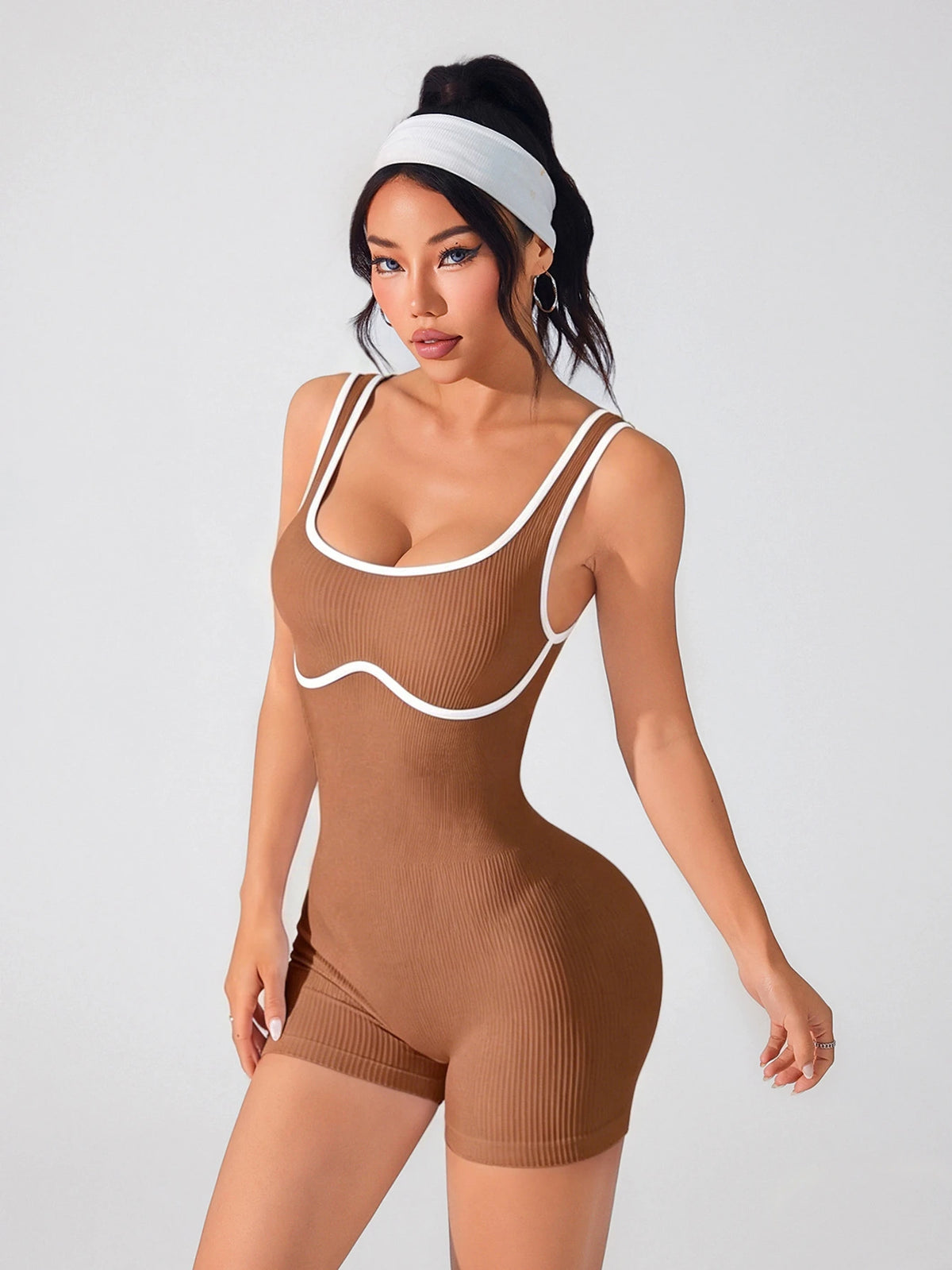2026 Seamless Shoulder Strap Aerobatic Sport Outfit with Elastic Color Contrast One-Piece Yoga Set, Tight Back-Fitting One-Piece