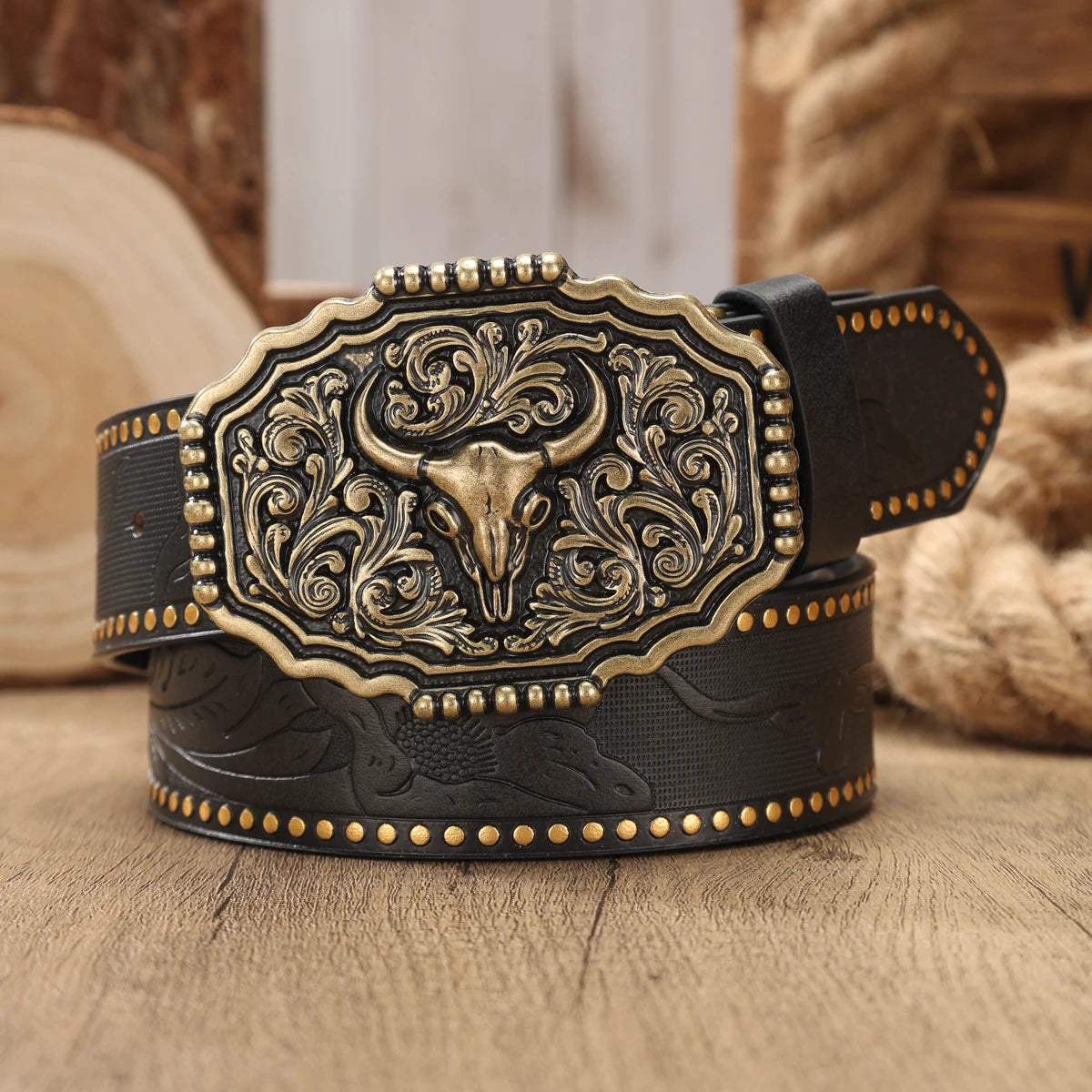 A Western-style Denim Belt in Retro Style - Made of PU Material - Suitable for Both Men and Women - Pairs Well with Jeans