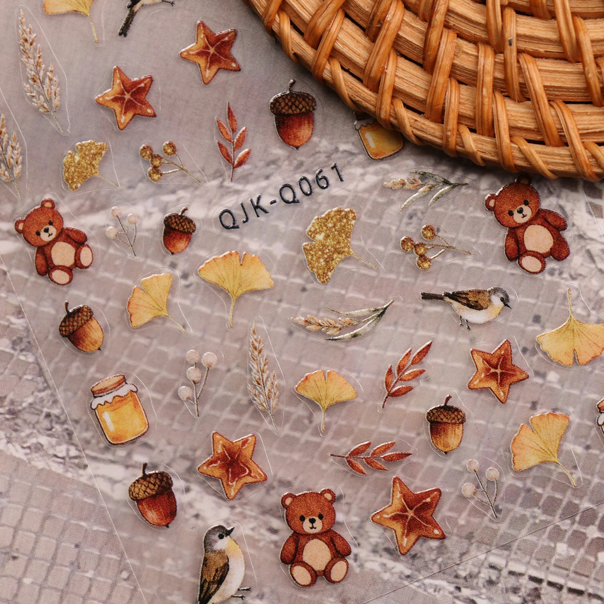 5pcs Autumn Maple Animals 3D Nail Art Stickers Squirral Ginkgo Fall Leaves Fox Bears Honey Pattern Nail Decal DIY Manicure Decor