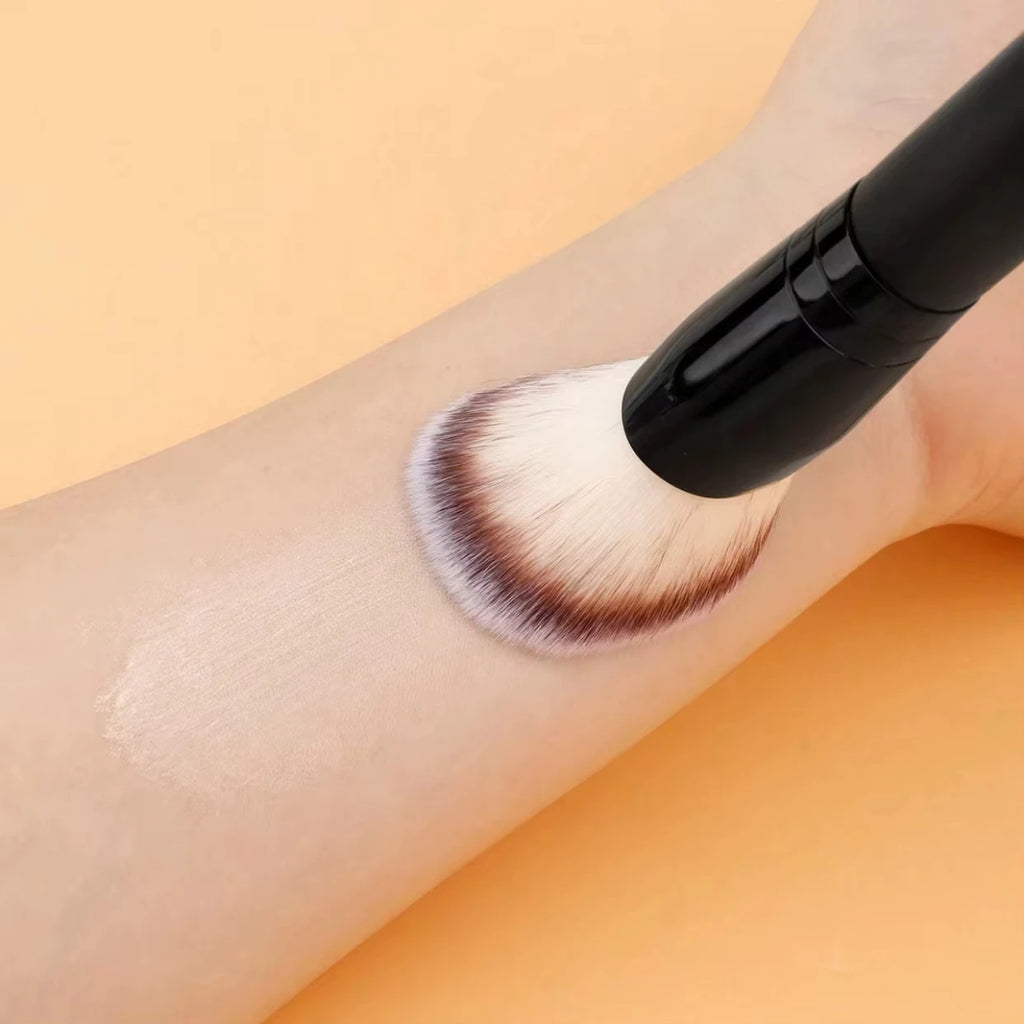 Facial Makeup Brush, a Portable Double-Headed Multi-Functional Makeup Brush, Contour Brush, Loose Powder Brush, Blush Brush