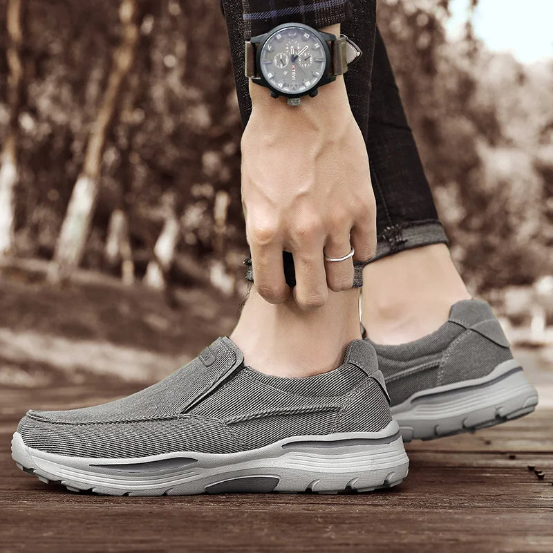 Men's Casual Shoes Canvas Breathable Loafers Men 2025 New Male Comfortable Outdoor Walking Shoes Classic Loafers Men Sneakers