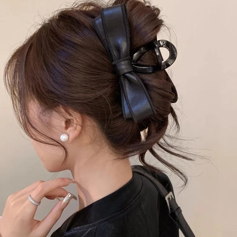 1pc Korean-style PU leather black bow hair clip for women, large shark clip for the back of the head, elegant hair accessory