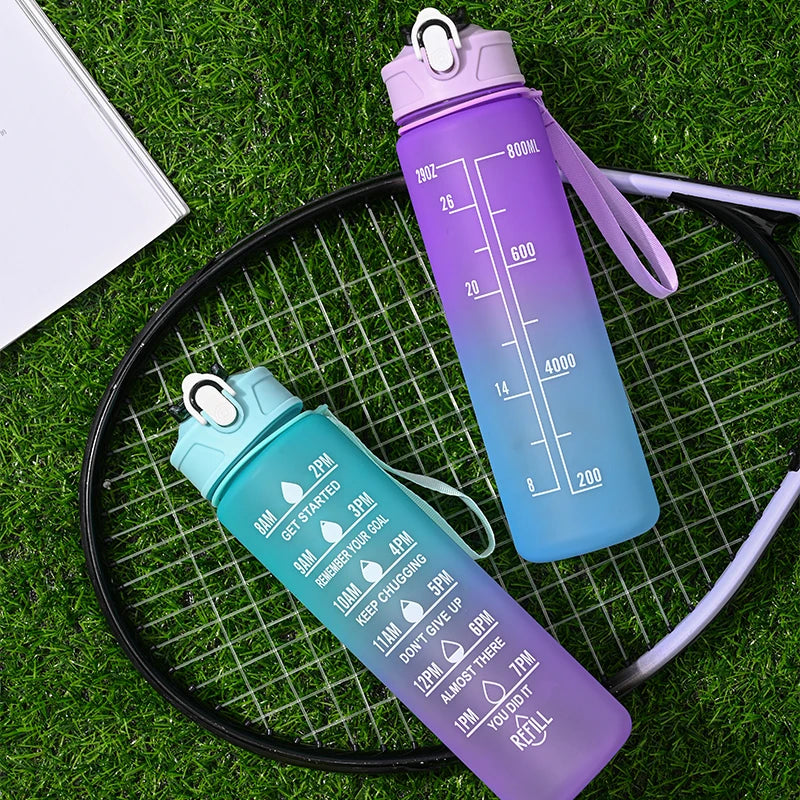 Graduated Straw Cup with Large Capacity of 800ml, Suitable for Sports and Outdoor Activities, Cute and Portable Sports Camping Cup, Water Bottle, Suitable for Students and Girls, Gift for Best Friends