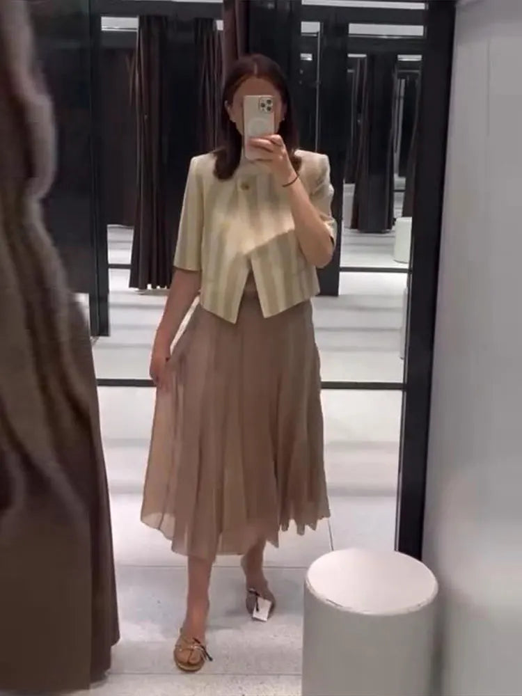 Women Chic Stripe Cropped Blazer Jacket Stand Collar 3/4 Sleeve Single Breasted Shoulder Pad Top 2026 Summer Fashion Street Coat