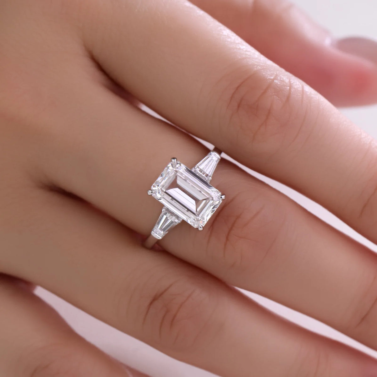Excellent Radiant Cut D Color Pass Diamond Test Moissanite Ring for Women Fine Jewelry Halloween Decoration Party Jewelry Festival Gifts Unique Jewelry