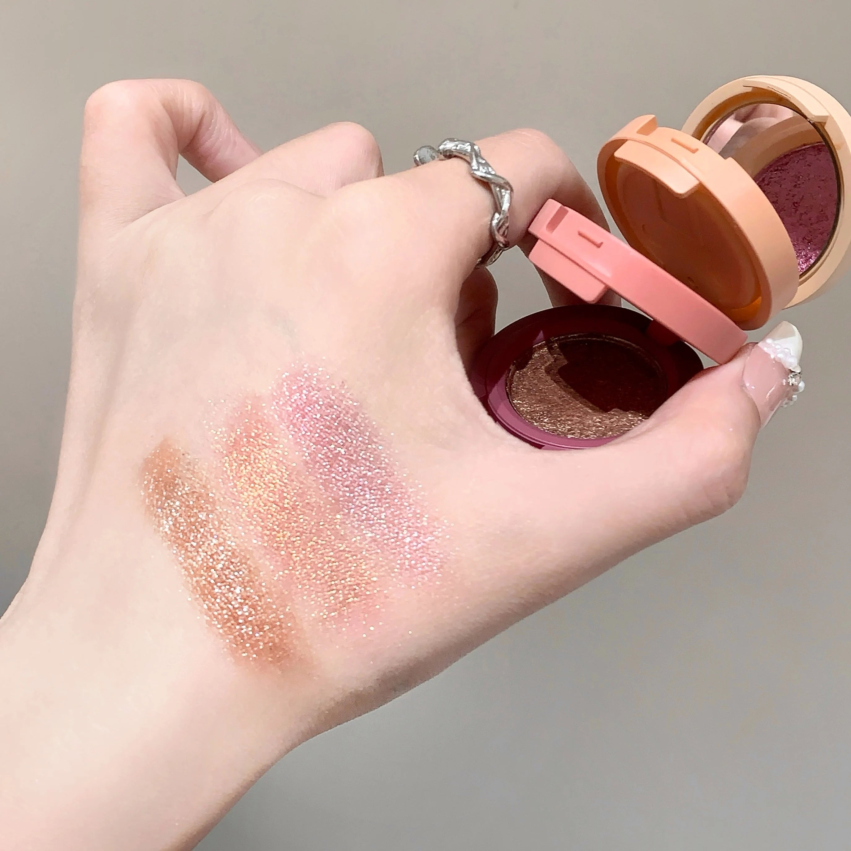 SHAQINUO Three-color Flip-top Eyeshadow Matte Pearlescent Earth-tone Eyeshadow Palette, One Palette to Complete Your Makeup