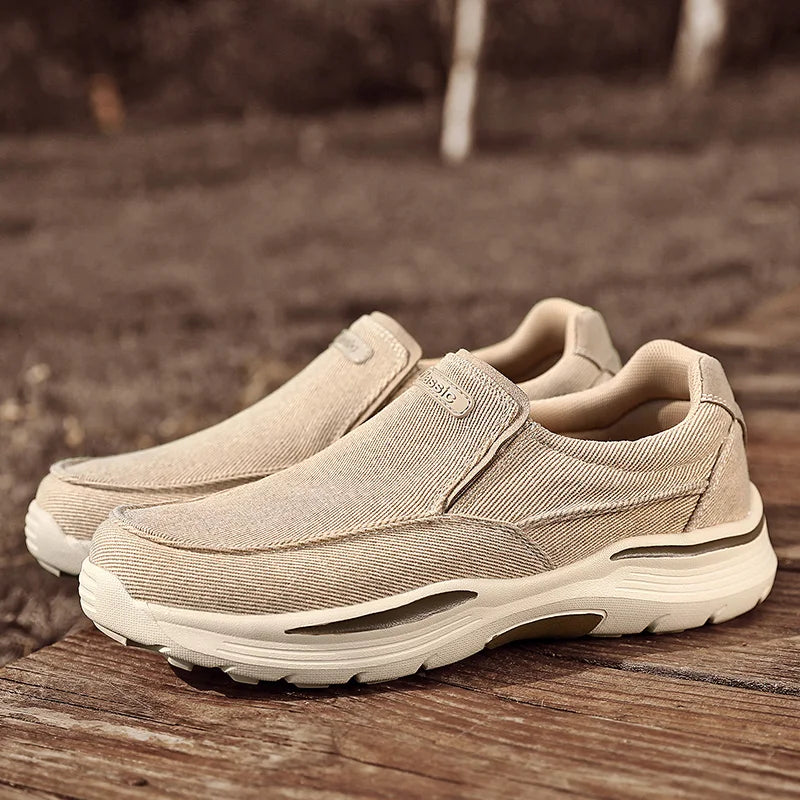 Men's Casual Shoes Canvas Breathable Loafers Men 2025 New Male Comfortable Outdoor Walking Shoes Classic Loafers Men Sneakers