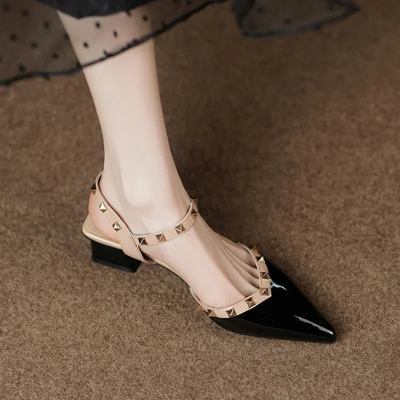 2025 Spring and Autumn New Style Fashionable Comfortable and Elegant Pointed Toe Wear-resistant Casual Rivet Sandals for Women