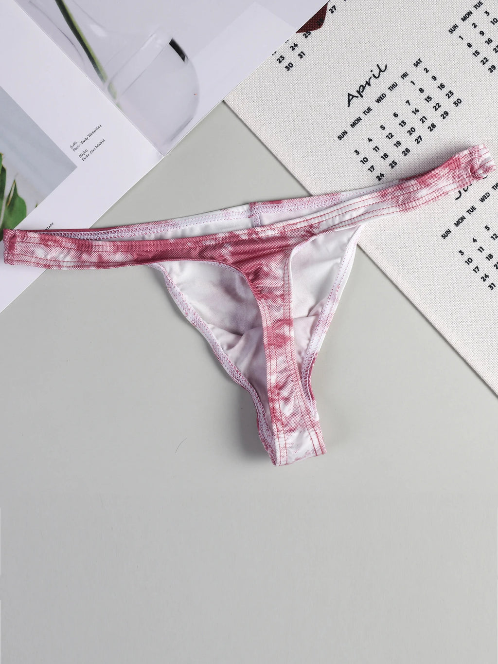 Sports Print Men Thong Male Breathable G-String Seamless Sports Panties Sexy T-back Exotic Lingerie HT143