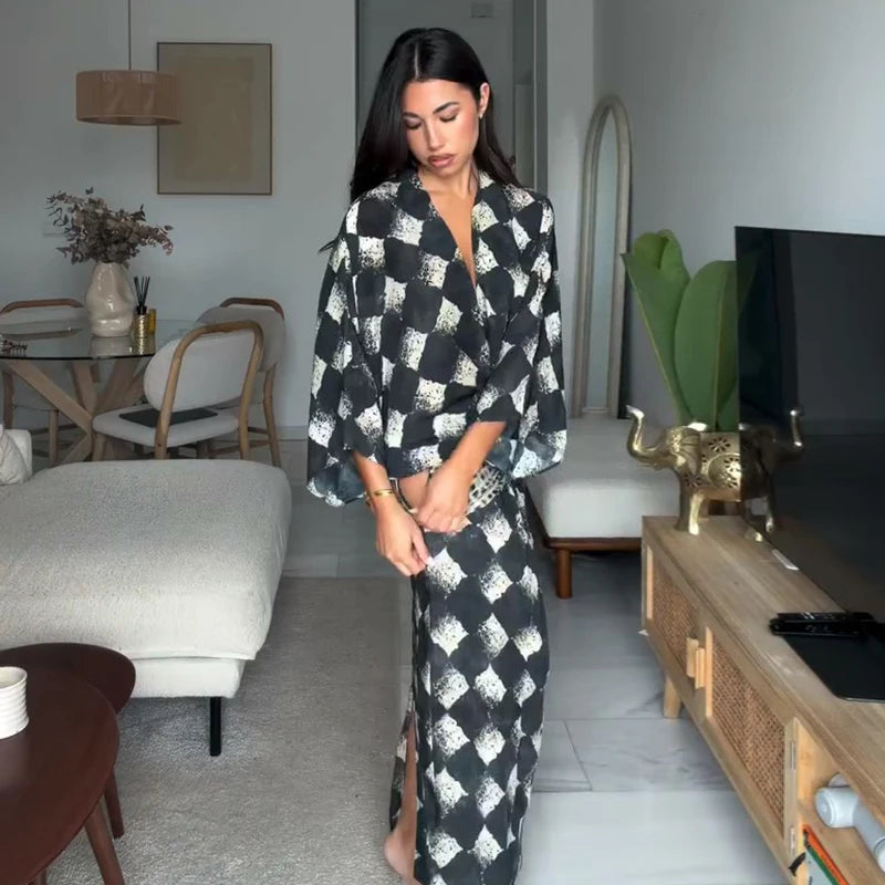 V-Neck Loose Waist Cinched Long Dress Woman Contrasting Colors Short Sleeve Pleated Maxi Dresses Chic Vacation Women's New Dress