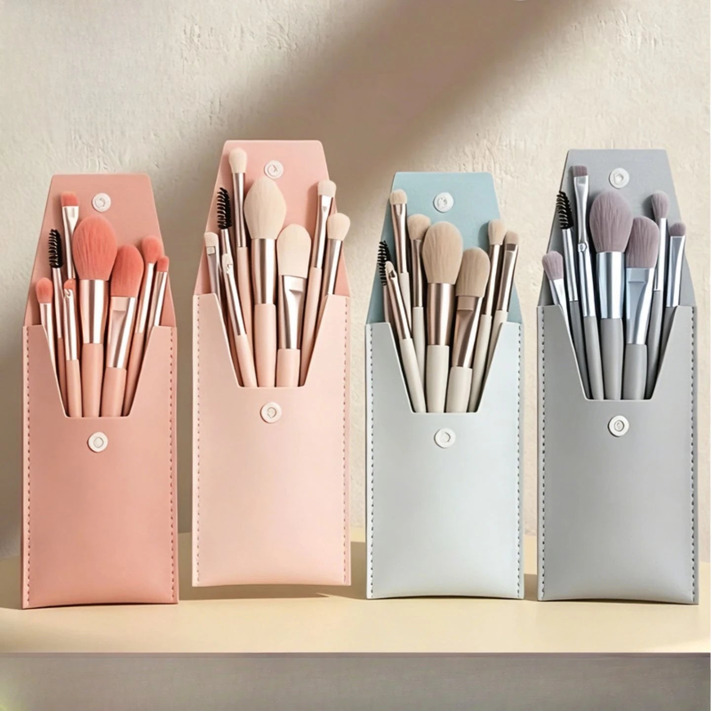 1 Set Mini 8Pcs Makeup Brush Set Portable Pouch Eyeshadow Foundation Blush Brush Beauty Tools for Beginners