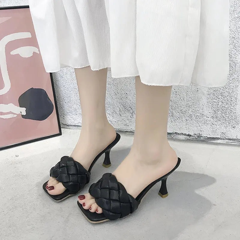 New Women's Summer High-quality Woven Open-toe Flat Casual Slippers Fashionable Stiletto Sandals Womens Outdoor Beach Flip-flops