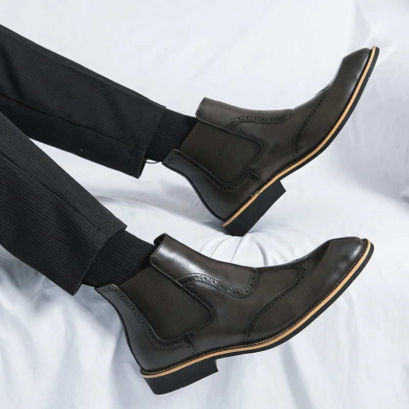 Genuine Leather Shoes Chelsea Boots for Women Retro Carved Boots Round Toe Ankle Boots British Style Women Shoes Winter/Autumn