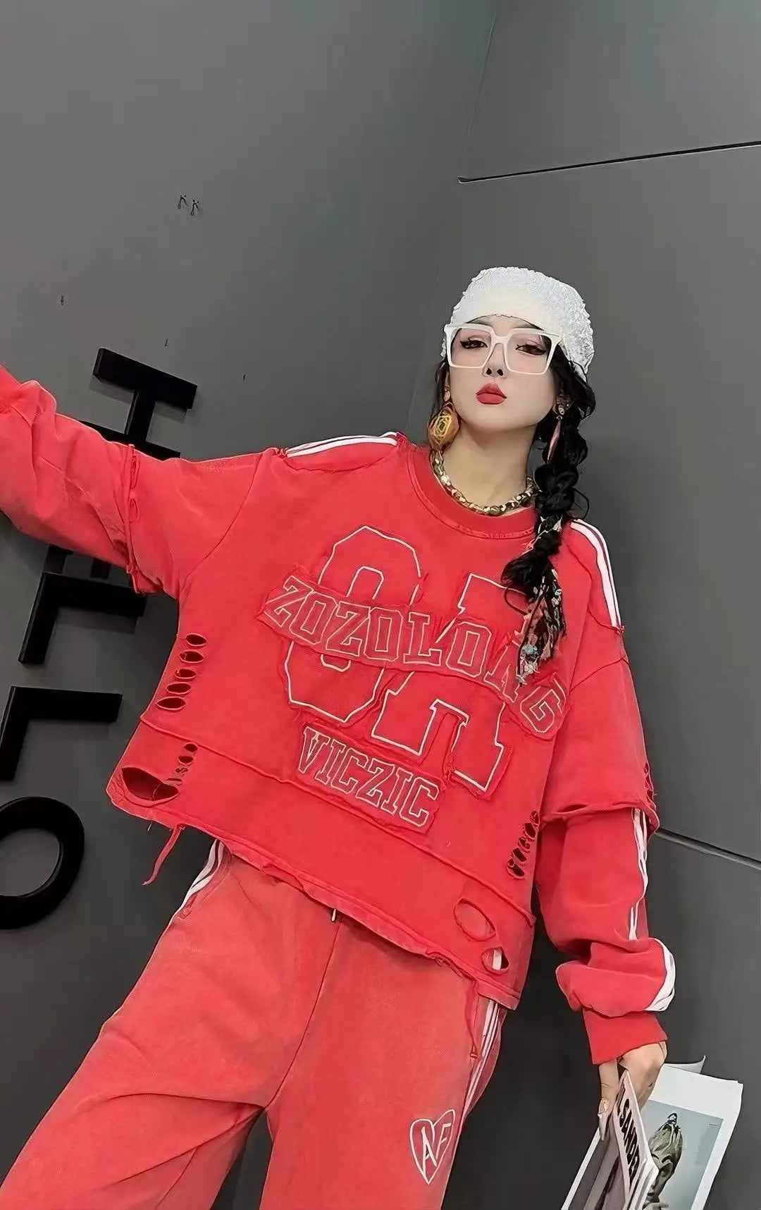 2025 Autumn New European Goods Sweatshirt Distressed Washed Letters Embroidery Patch Ripped Loose Casual Short Sweatshirt Women
