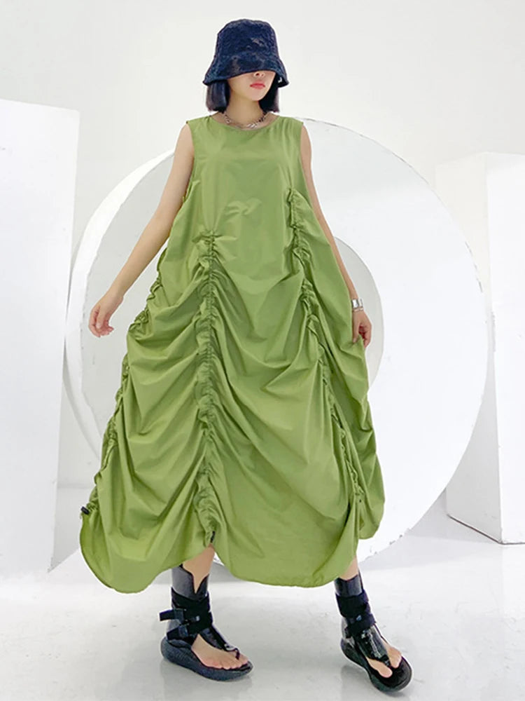 [EAM] Women Green Pleated Drawstring Long Irregular Vest Dress New Round Neck Sleeveless Fashion Tide Spring Summer 2026 1DJ2512