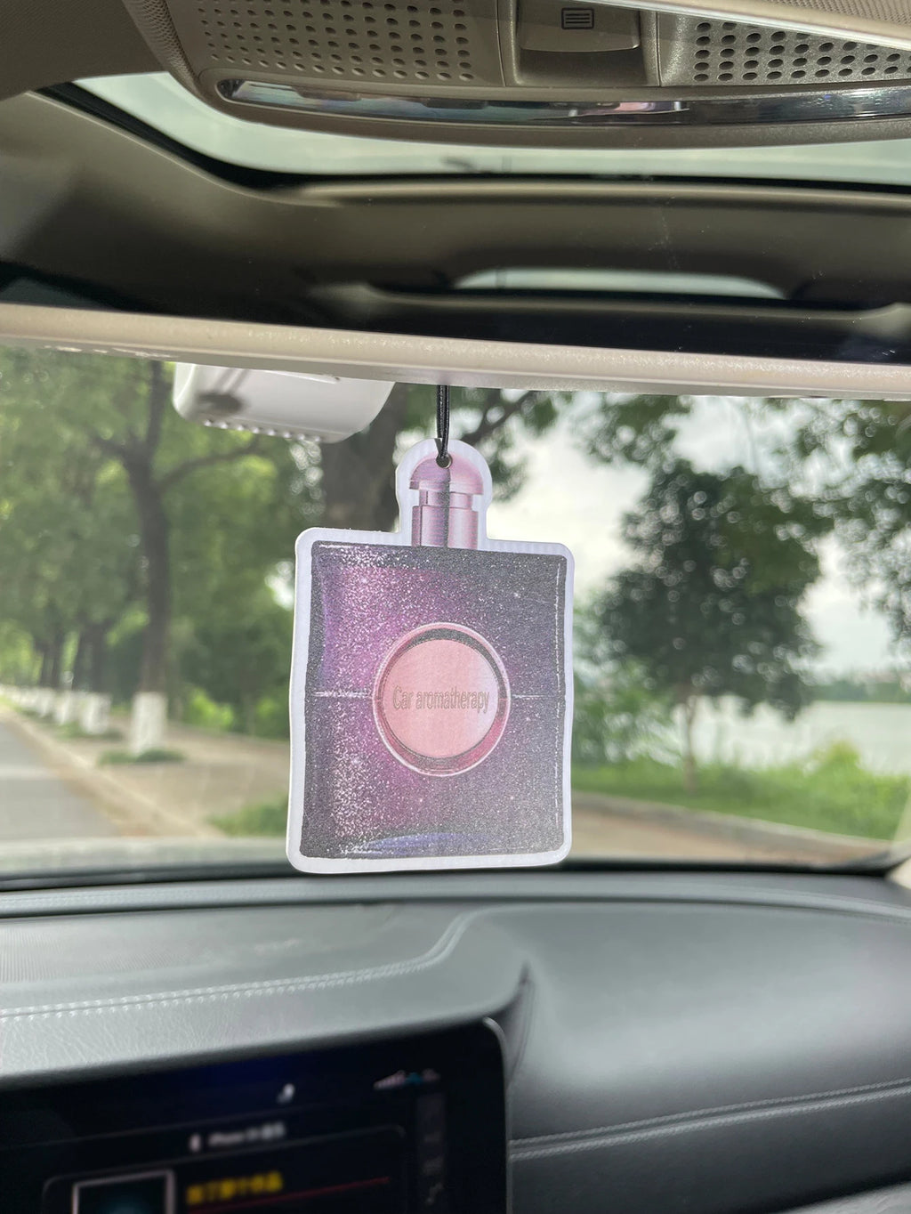Bottle/Hilton Fresh Scent Five-Star Neutral Car Perfume and Non-Toxic Air Freshener |   Natural Essential Oils and Aromatherapy Scent Tablets (Noroili/Grapefruit/Cedar) |   Hanging Type and Dual-Purpose with Vent Clip |   Lon