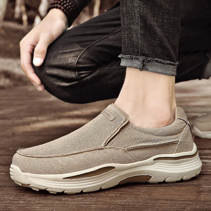 Men's Casual Shoes Canvas Breathable Loafers Men 2025 New Male Comfortable Outdoor Walking Shoes Classic Loafers Men Sneakers