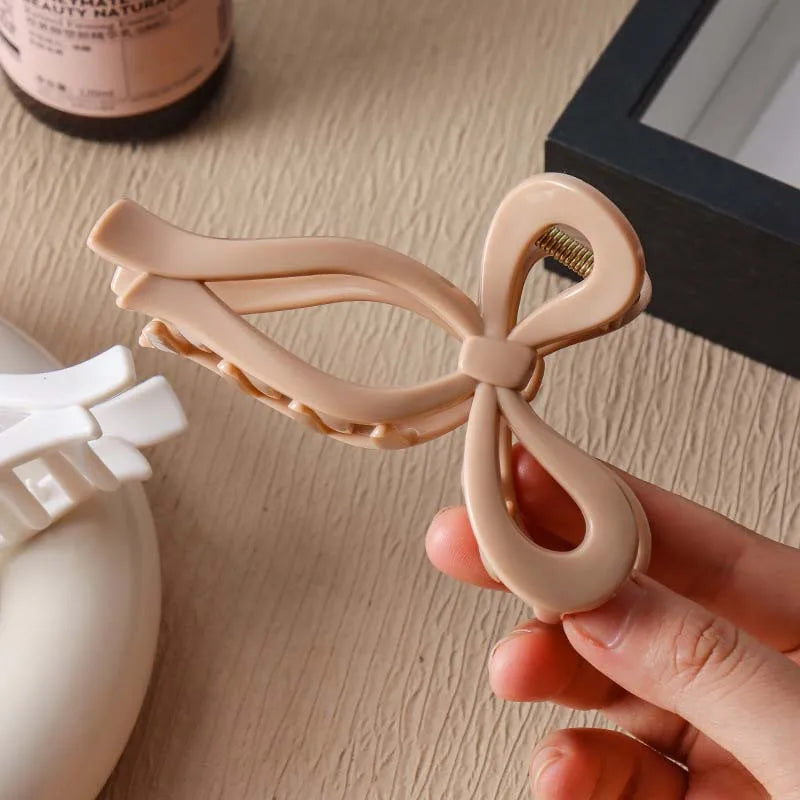 NEW Soft Silicone Bowknot Shark Clip Safe and High-end Anti Fall Claw Clip Trendy Hair Claw Hair Accessories for Women Girls