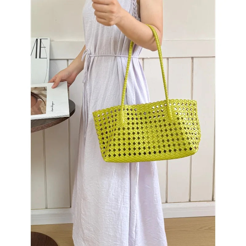 2026 New Fashion Hollow Out Woven Tote Bag for Women Large Capacity Commute Single Shoulder Handbag for Summer