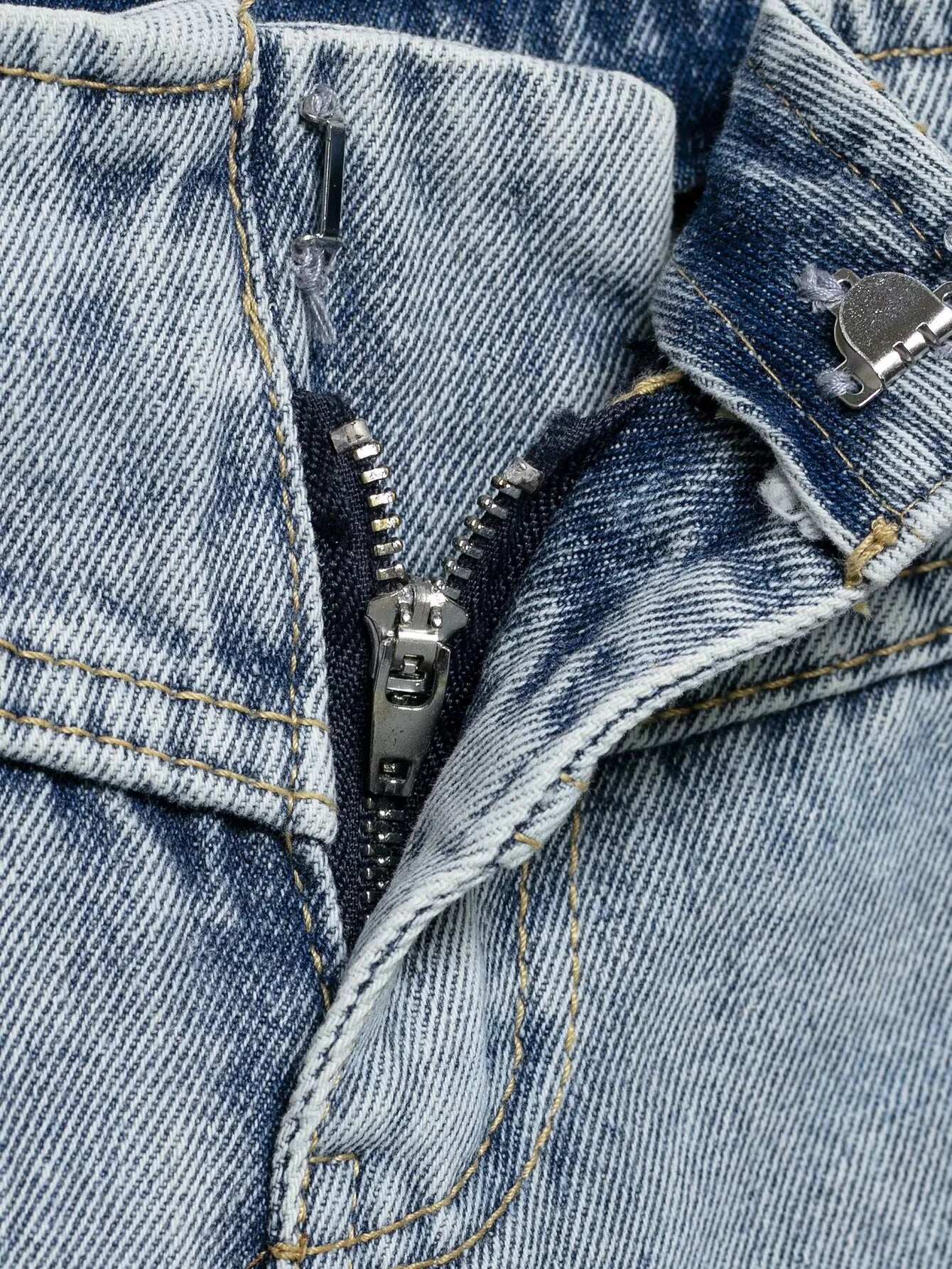 European and American style 2026 summer new women's clothing design sense close fitting denim jacket low waist shorts set