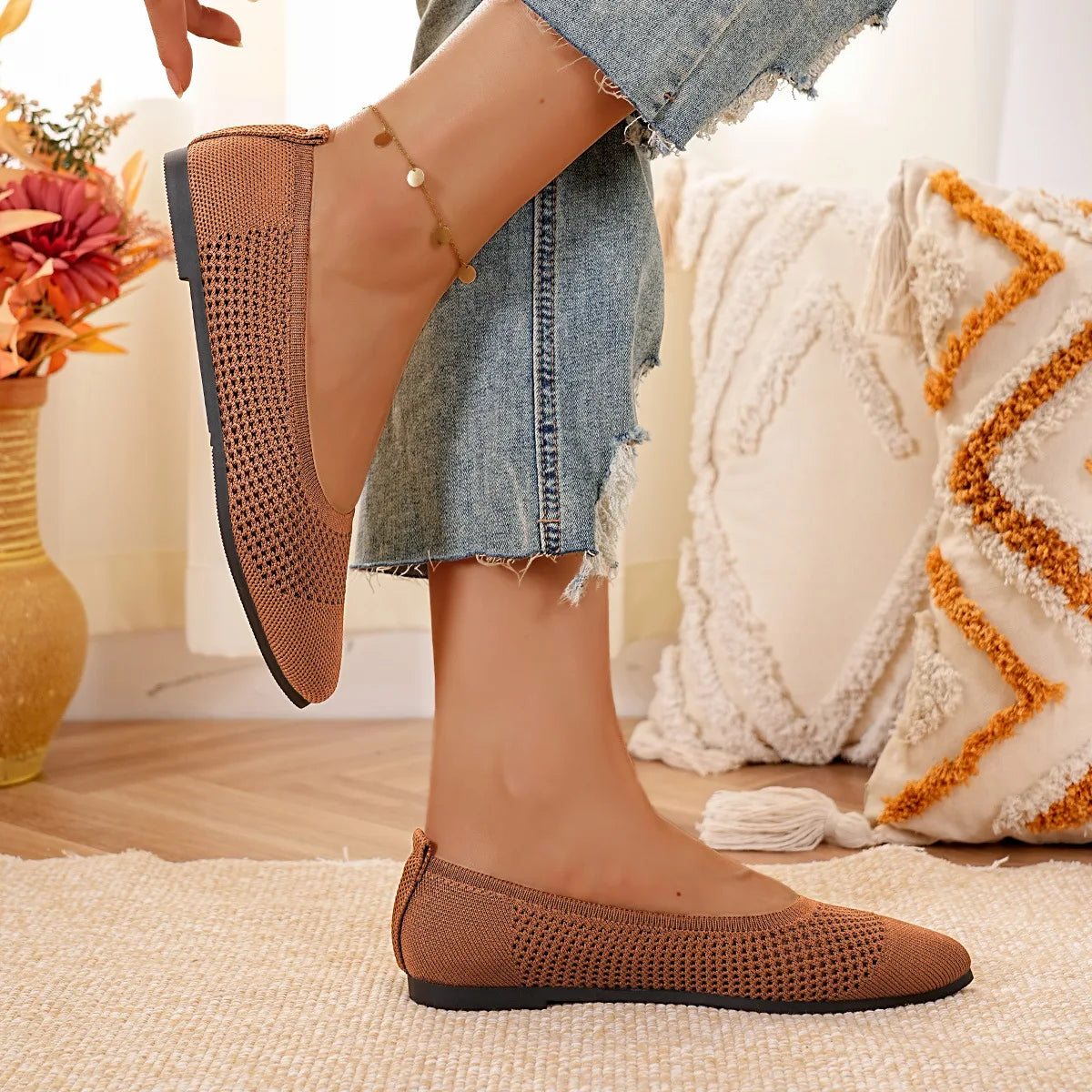 Women Lightweight Solid Knitted Shoes Women Pointed Toe Flats Breathable Mesh Casual Ballet Sneakers Slip on Ladies Loafers
