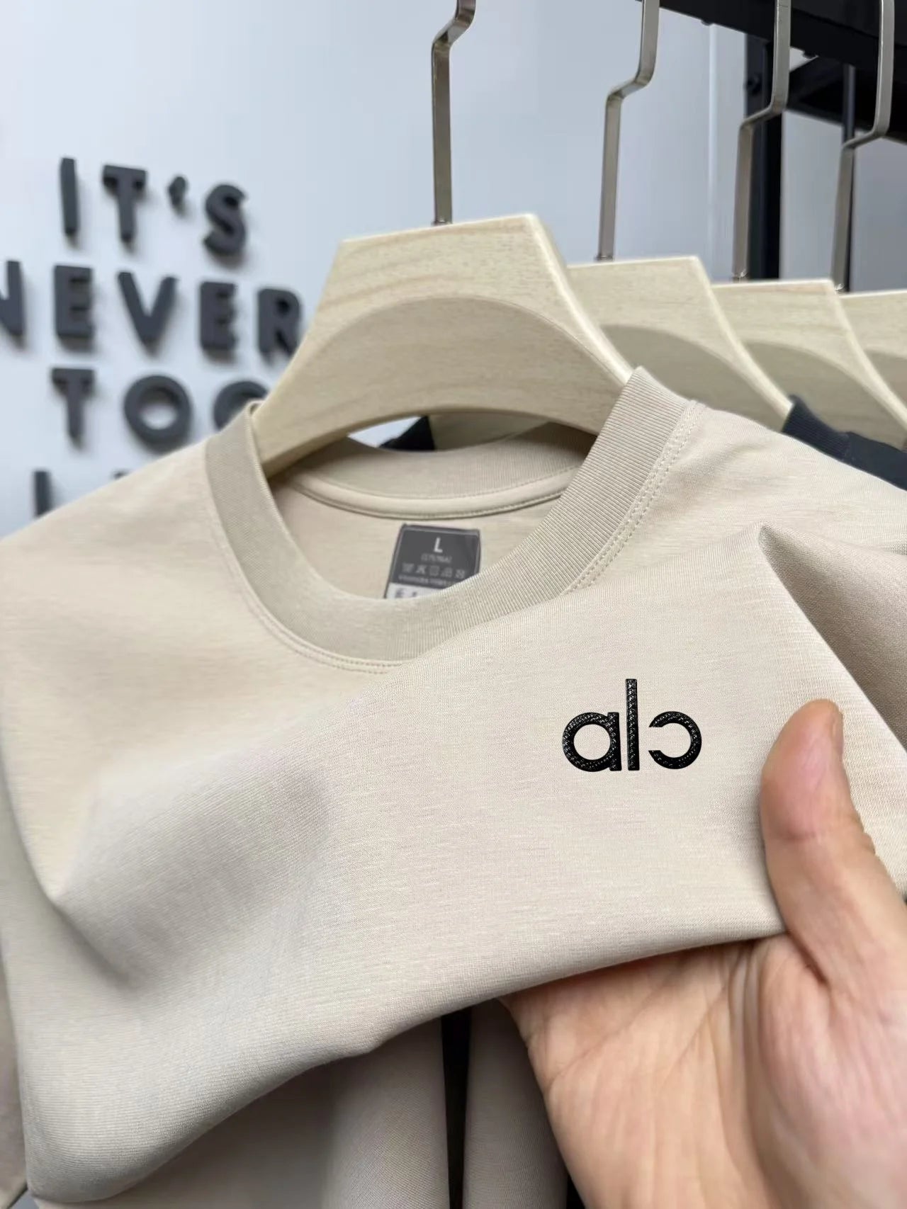High quality summer new men's short sleeve business casual comfortable breathable top designer brand badge best-selling T-shir