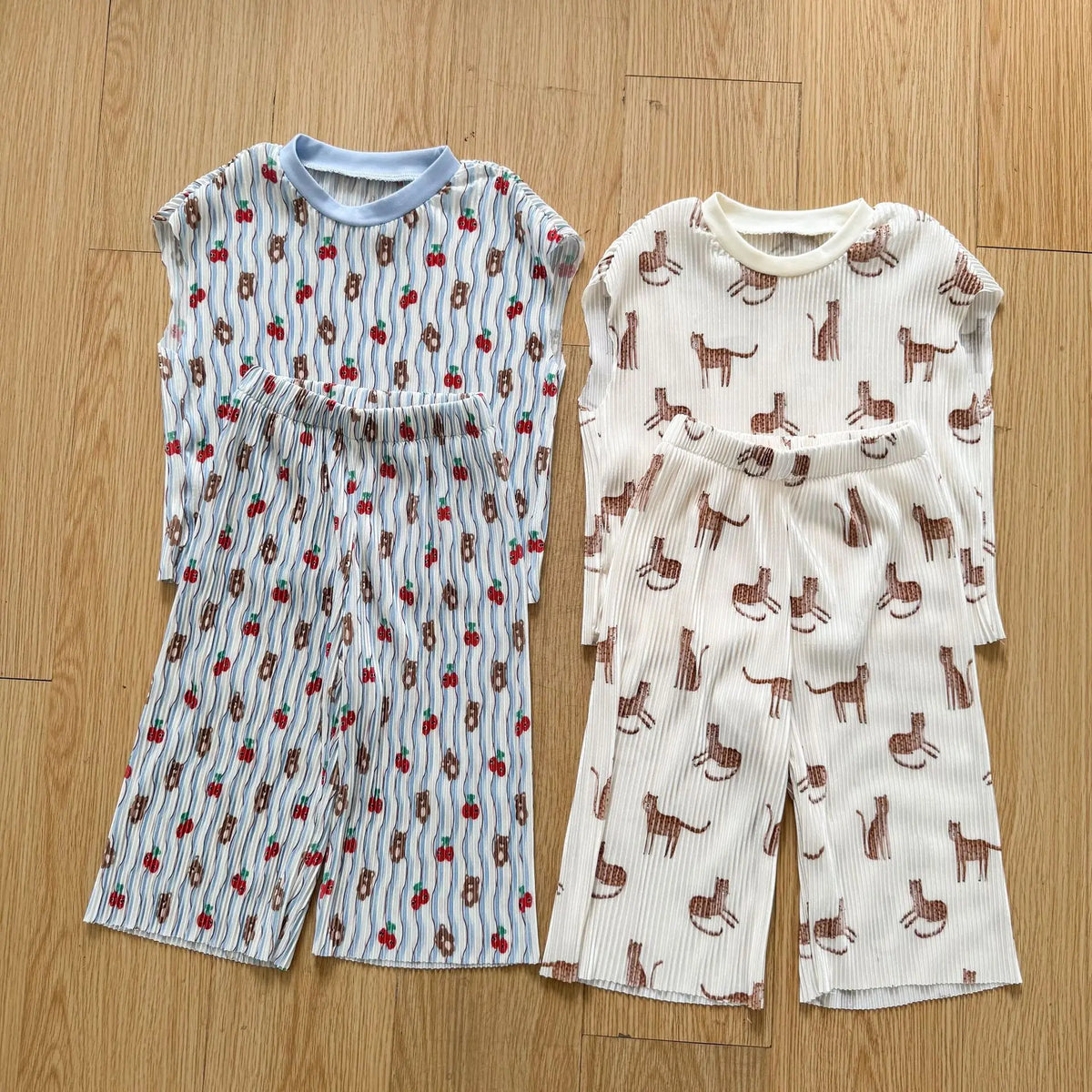 2026 New Infants Kids Matching Clothing Set Cartoon Print Pleated 2 Pieces Suit Tank Top Trousers Soft Loose Streetwear Homewear
