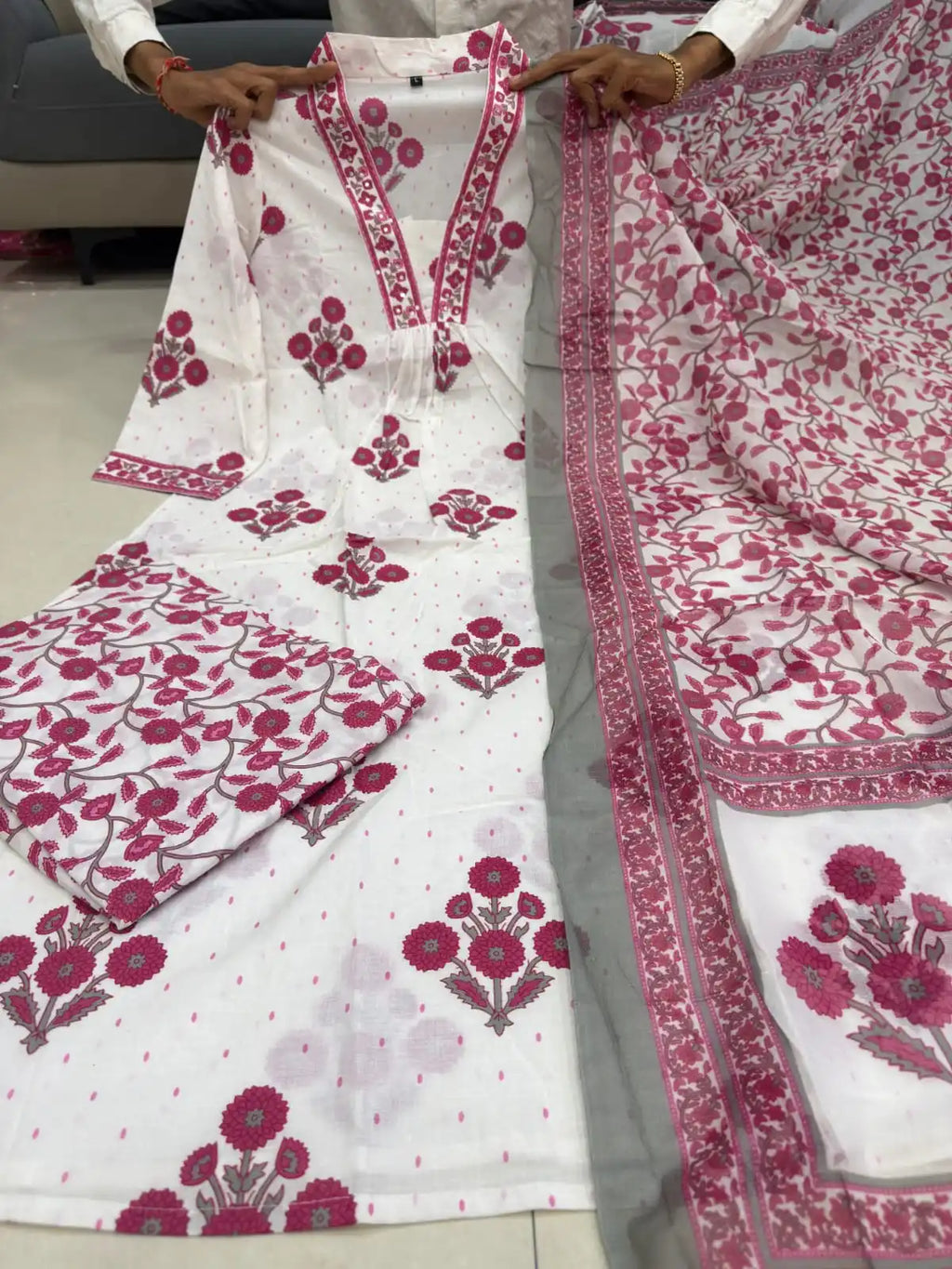Hot Selling Traditional Indian Style Cotton Anarkali Suit Gown With Designer Dupatta for Women Party Wear Dress for Womens