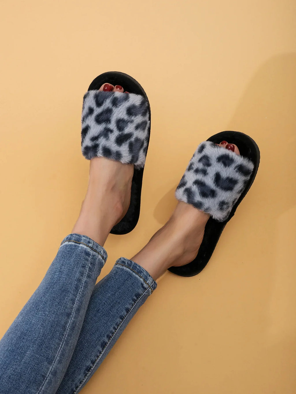 Fashion Women Leopard Print Fuzzy Plush Slippers Home Slides Soft Sole Non Slip Warm Cozy Indoor Casual House Ladies Footwear
