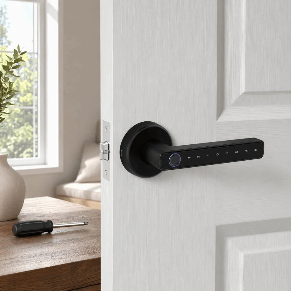 Remote Lock Smart Fingerprint Door Lock Smart Password Electronic Digital Door Handles WiFi Gateway Key Biometric Door Lock