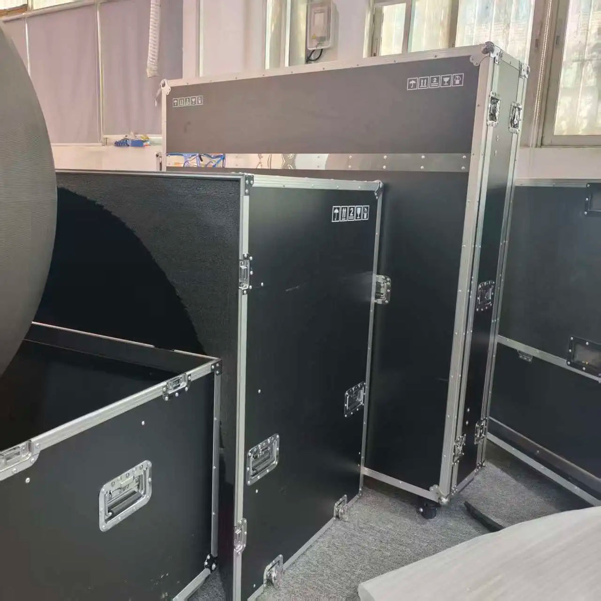 High Resolution Outdoor/Indoor P3.91 Micro Tile Led Display Screen, 500x500mm 500x1000mm for Corporate Lobby Control Room Museum