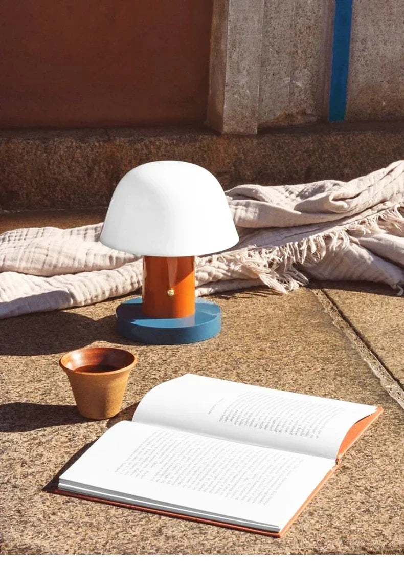 Nordic Danish Retro Small Table Lamp Charging Touch Desk Decoration Warm Atmosphere Mushroom Lamp Bedroom Bedside Lamp LED