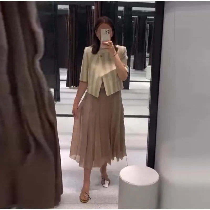 Women Chic Stripe Cropped Blazer Jacket Stand Collar 3/4 Sleeve Single Breasted Shoulder Pad Top 2026 Summer Fashion Street Coat