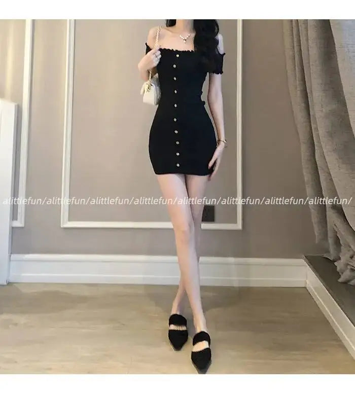 2026 New Summer Women's Knitted Short Sleeve Dress Atmosphere Style Outfit Petite Waist Trimming Slim Fit Hip Wrap Short Dress