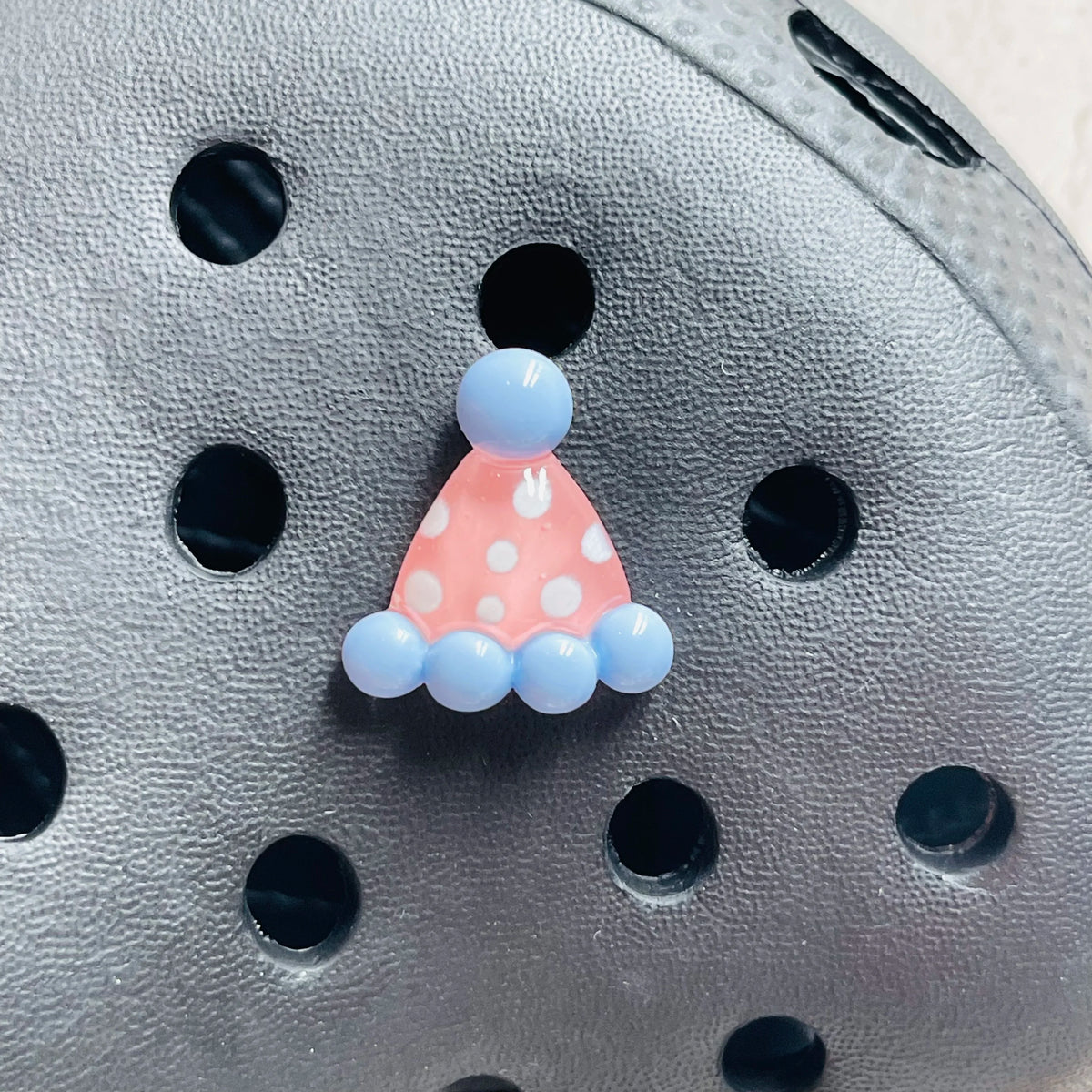 16PCS/Set Cartoon Girls Shoes Charms Resin Shoes Accessories DIY Wristband Hole Slipper Decor Adult Kids X-mas Gifts